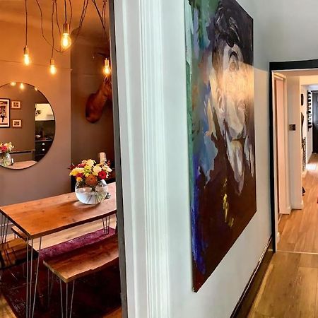 Chic Townhouse Near Tunnels Beaches 일프러컴 외부 사진