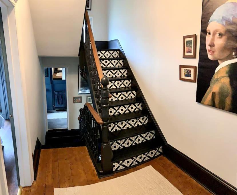 Chic Townhouse Near Tunnels Beaches 일프러컴 외부 사진