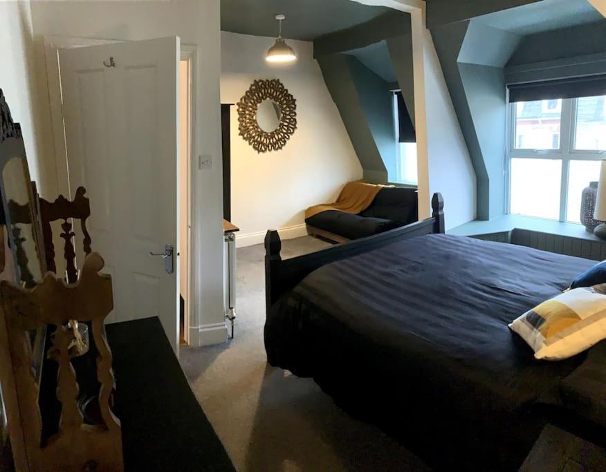 Chic Townhouse Near Tunnels Beaches 일프러컴 외부 사진